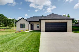 1539 W Gaslight Drive, Springfield, MO 65810