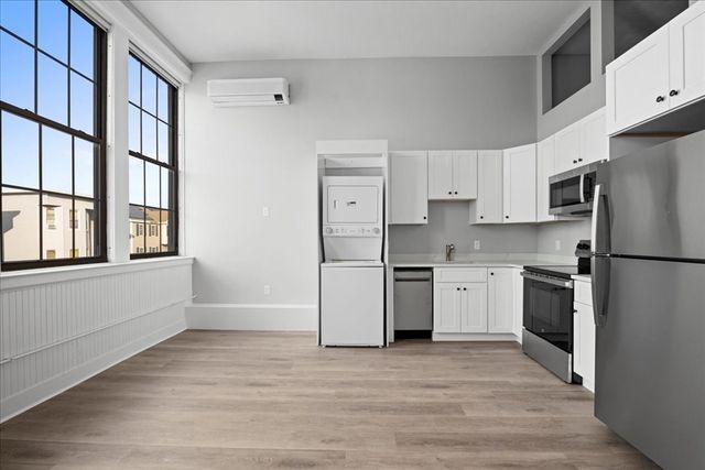 22 Waverly St 101, Worcester, MA 01604