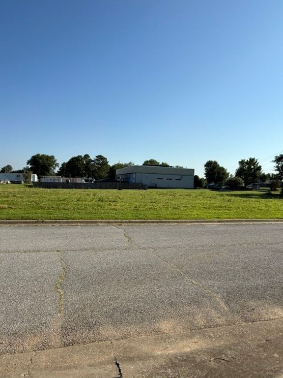 Kaylee, Springdale, AR 72762