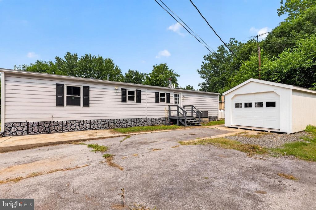 357 MIDLAND AVE, Reading, PA 19606