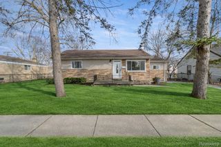 4417 Bedford Street, Dearborn Heights, MI 48125