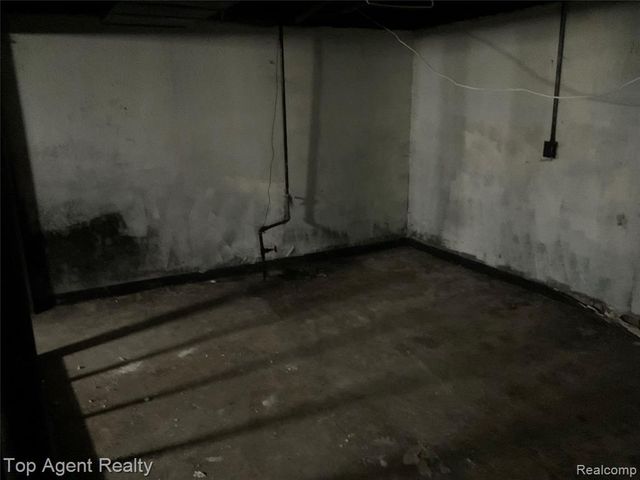 15220 Tacoma Street, Detroit, MI 48205