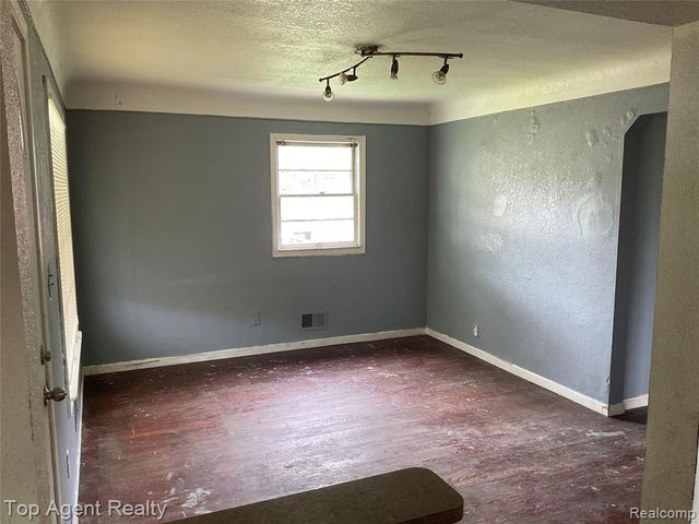 15220 Tacoma Street, Detroit, MI 48205