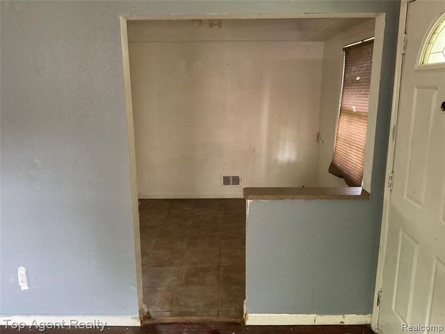 15220 Tacoma Street, Detroit, MI 48205