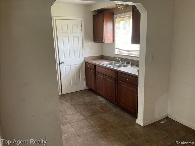 15220 Tacoma Street, Detroit, MI 48205