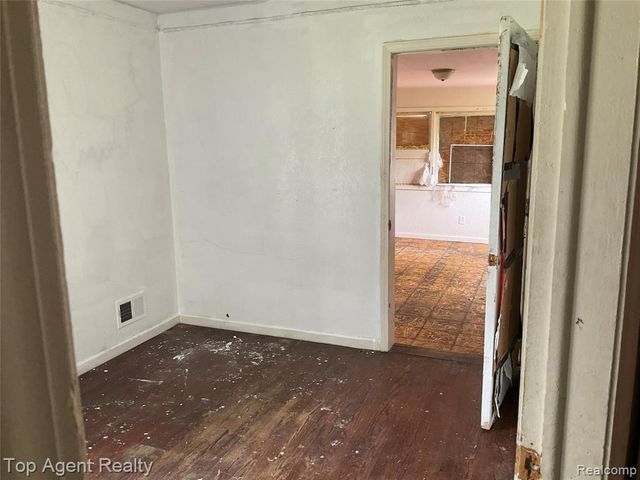 15220 Tacoma Street, Detroit, MI 48205
