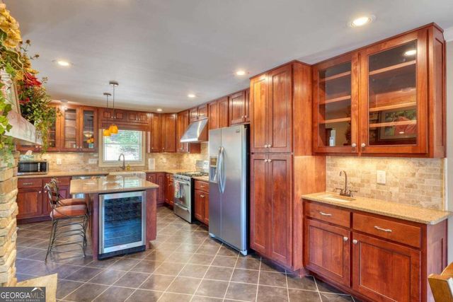 276 Lancelot Loop, Clayton, GA 30525