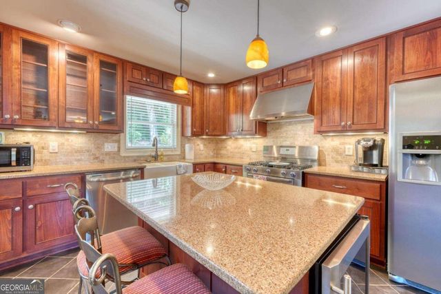 276 Lancelot Loop, Clayton, GA 30525