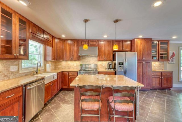 276 Lancelot Loop, Clayton, GA 30525