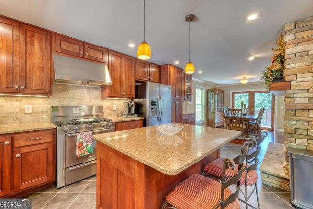 276 Lancelot Loop, Clayton, GA 30525