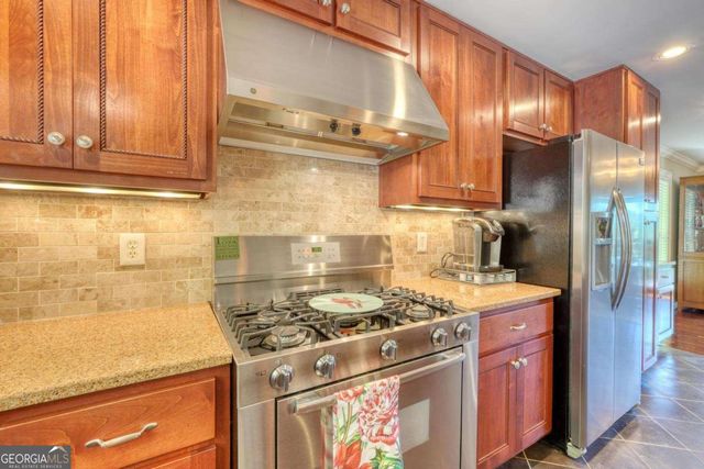 276 Lancelot Loop, Clayton, GA 30525