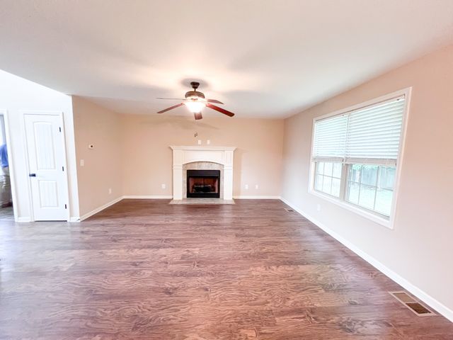 1184 Morstead Dr, Clarksville, TN 37042