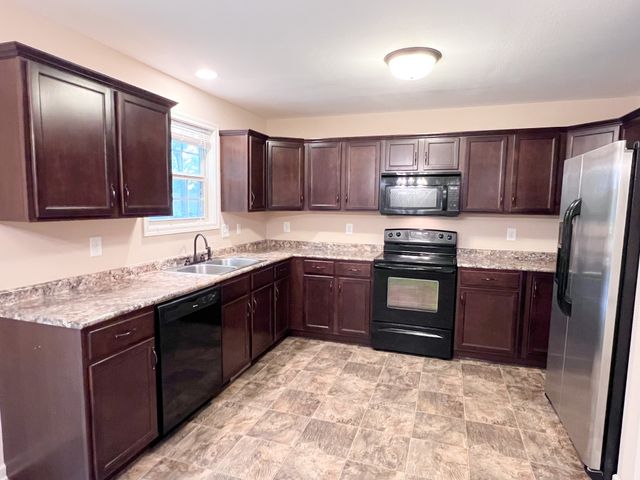 1184 Morstead Dr, Clarksville, TN 37042