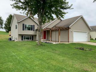 5261 51st Street NW, Rochester, MN 55901