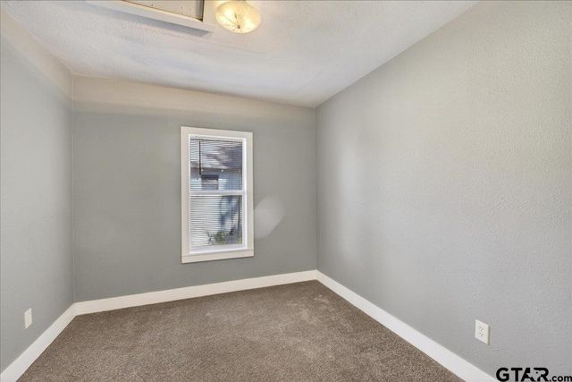 924 Head St, Palestine, TX 75801