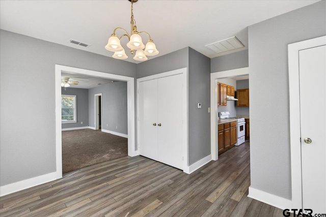 924 Head St, Palestine, TX 75801