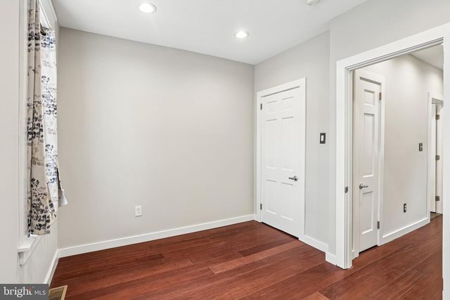 718 BRADFORD ALY, Philadelphia, PA 19147
