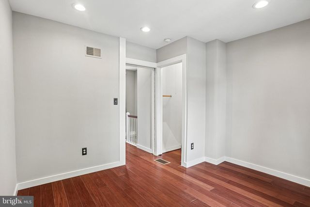 718 BRADFORD ALY, Philadelphia, PA 19147