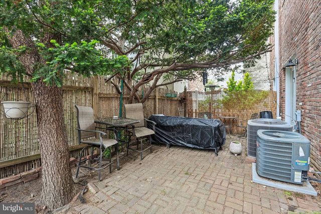 718 BRADFORD ALY, Philadelphia, PA 19147
