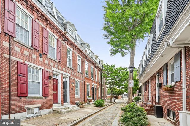 718 BRADFORD ALY, Philadelphia, PA 19147