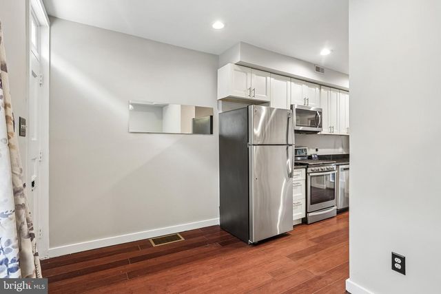 718 BRADFORD ALY, Philadelphia, PA 19147