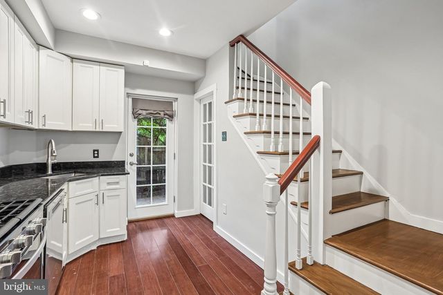 718 BRADFORD ALY, Philadelphia, PA 19147