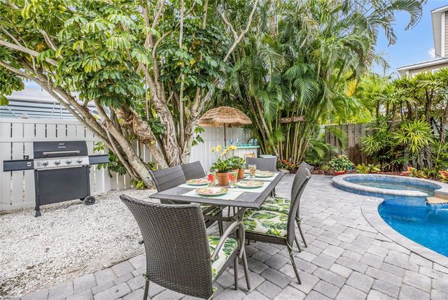 316 64TH ST, Holmes Beach, FL 34217