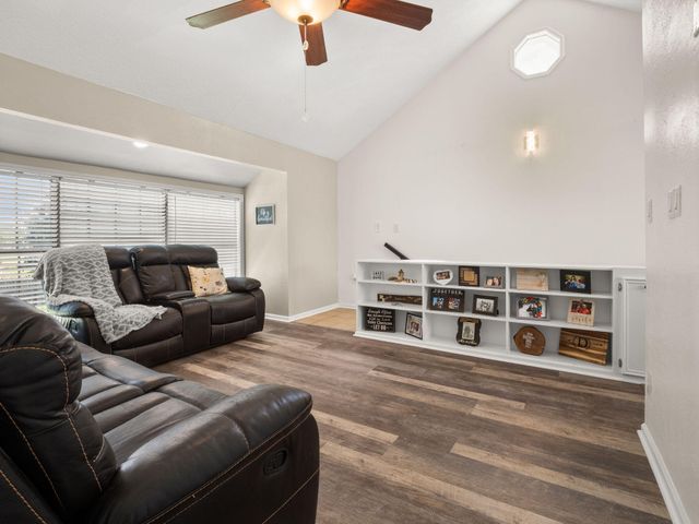 2114 Nichols, Westlake, LA 70669