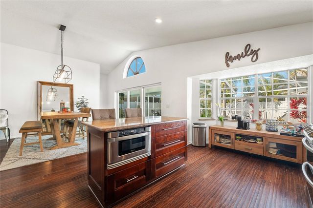 5806 CAY COVE COURT, Tampa, FL 33615