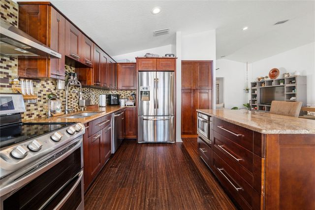 5806 CAY COVE COURT, Tampa, FL 33615