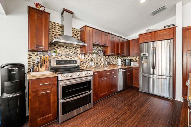 5806 CAY COVE COURT, Tampa, FL 33615