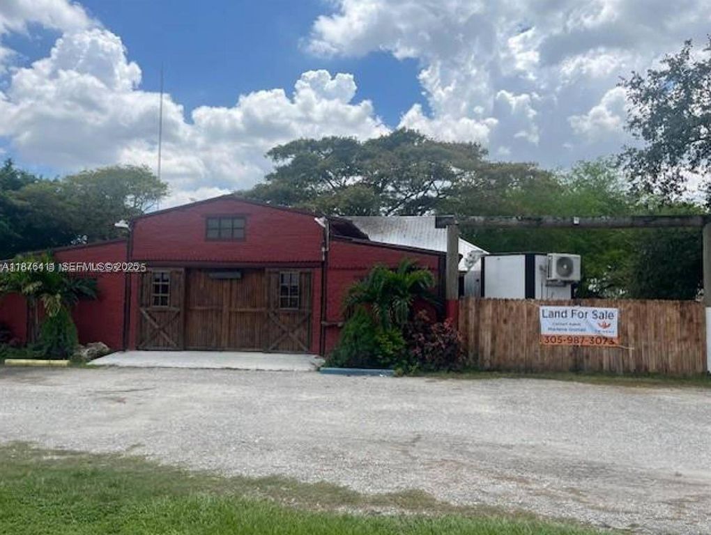 17480 SW 232nd Street, Miami, FL 33170