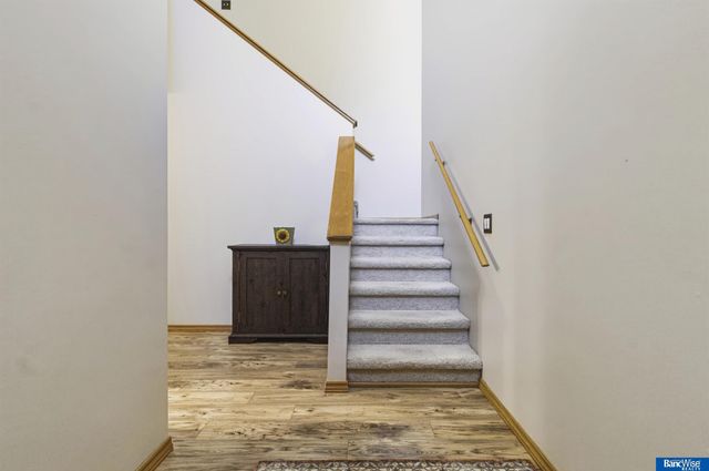 6917 Naples Drive, Lincoln, NE 68526