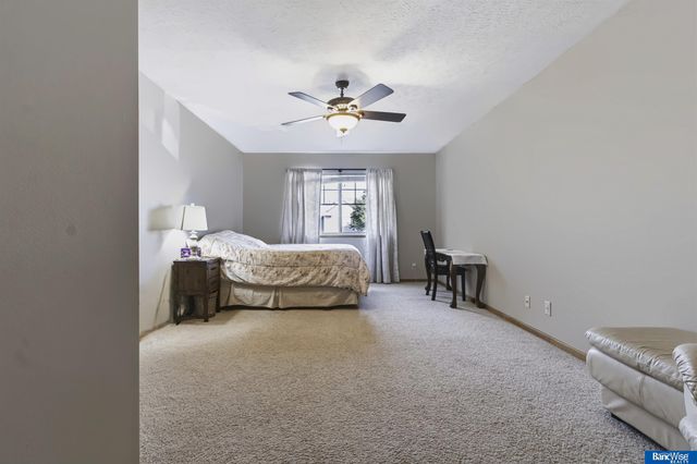 6917 Naples Drive, Lincoln, NE 68526