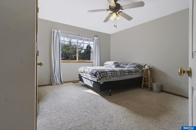 6917 Naples Drive, Lincoln, NE 68526