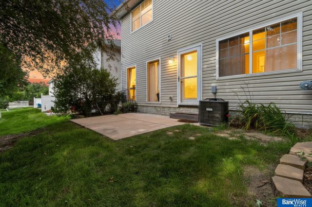 6917 Naples Drive, Lincoln, NE 68526