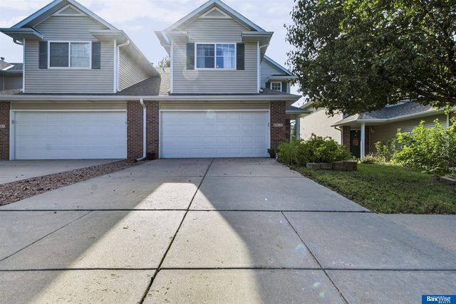 6917 Naples Drive, Lincoln, NE 68526