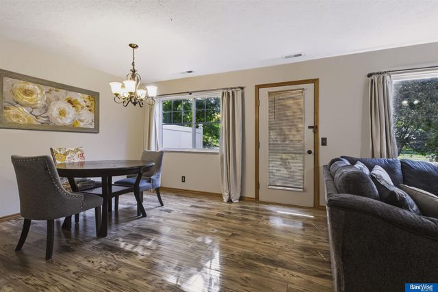 6917 Naples Drive, Lincoln, NE 68526