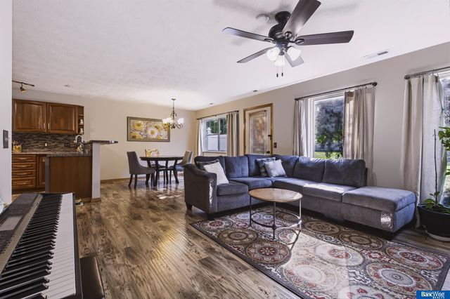 6917 Naples Drive, Lincoln, NE 68526