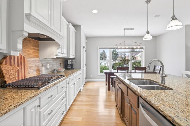 5865 Comstock Lane N, Plymouth, MN 55446