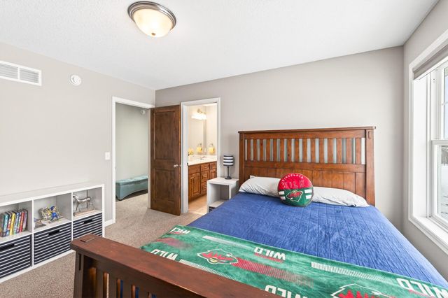 5865 Comstock Lane N, Plymouth, MN 55446