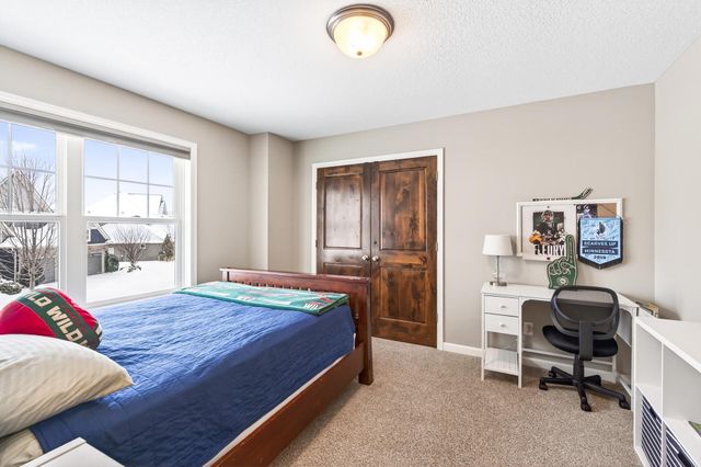 5865 Comstock Lane N, Plymouth, MN 55446