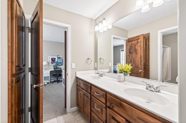 5865 Comstock Lane N, Plymouth, MN 55446