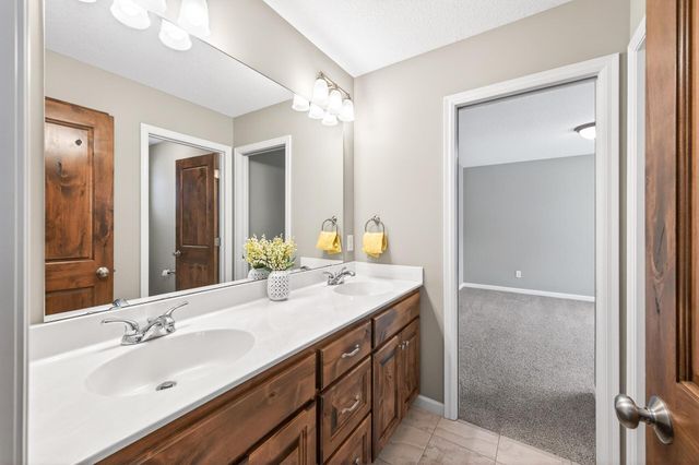 5865 Comstock Lane N, Plymouth, MN 55446