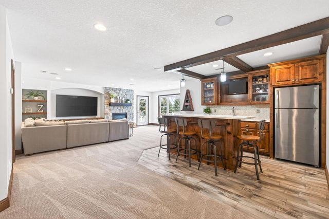 5865 Comstock Lane N, Plymouth, MN 55446