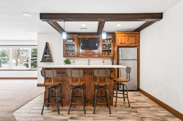 5865 Comstock Lane N, Plymouth, MN 55446