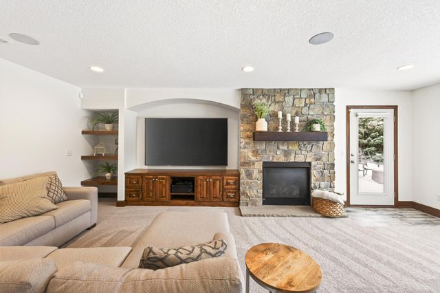 5865 Comstock Lane N, Plymouth, MN 55446