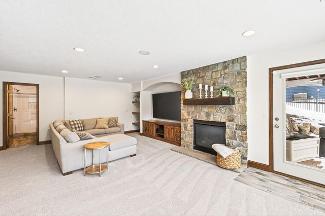 5865 Comstock Lane N, Plymouth, MN 55446