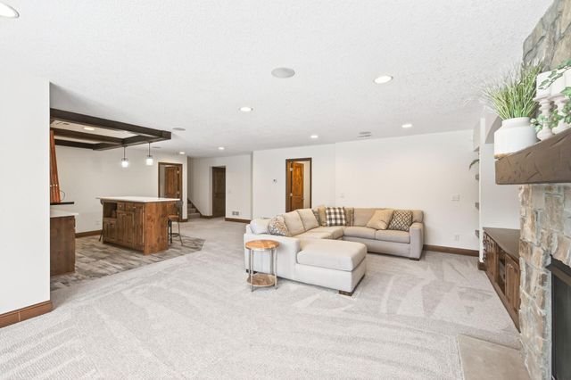 5865 Comstock Lane N, Plymouth, MN 55446