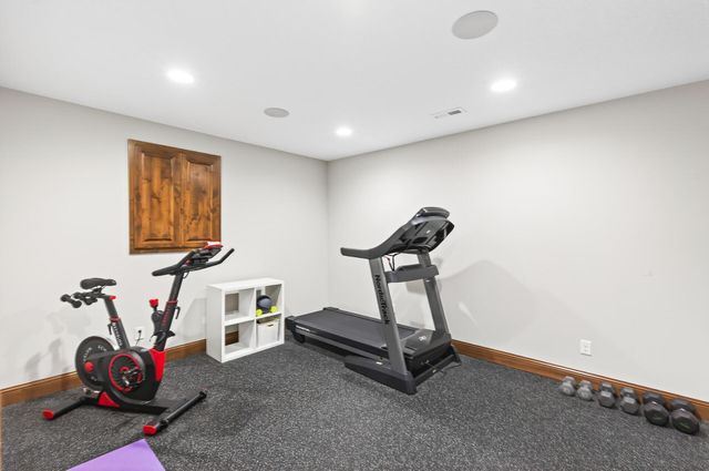 5865 Comstock Lane N, Plymouth, MN 55446